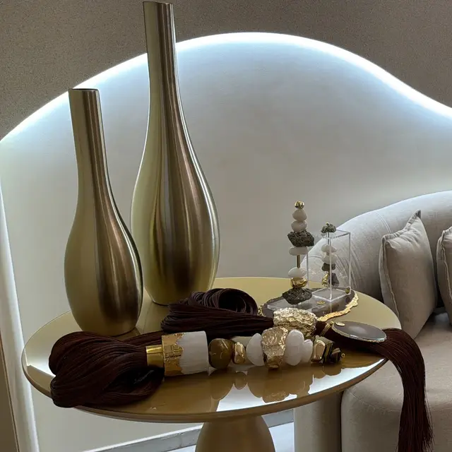 Ambiente decorado com peças Maison Decor
